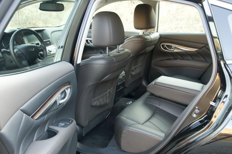  Infiniti M37 2011 года  (фото 14 из 41)